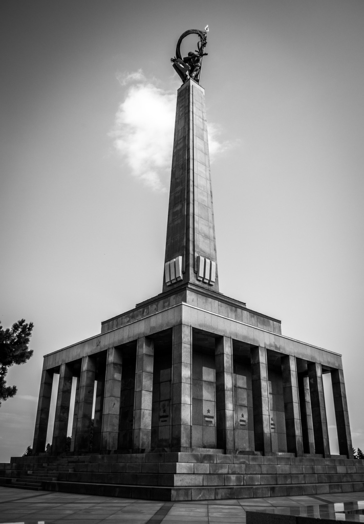 slavin, memorial, military cemetery, war memorial, monument, cemetery, military, bratislava, slovakia, black and white